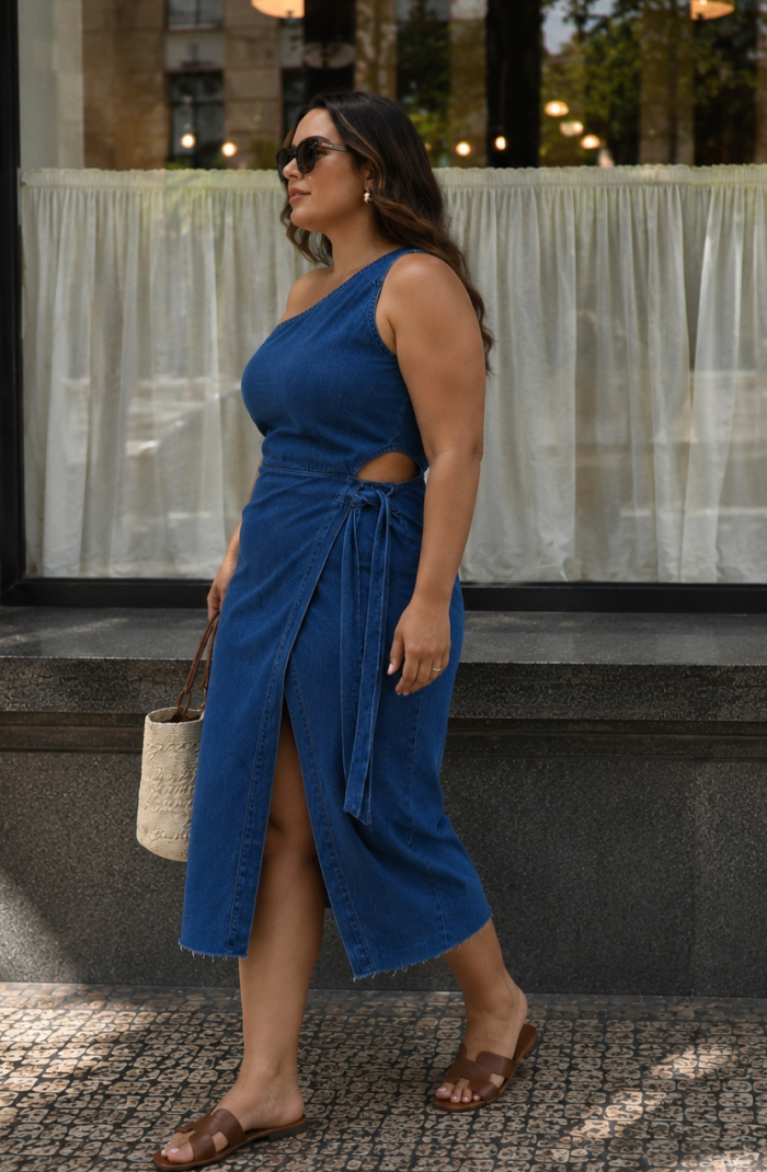 Vestido Denim com Fenda e Faixa