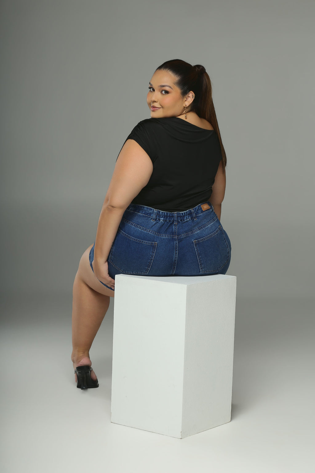 Bermuda Jeans Plus Size Cintura Média Reta Azul