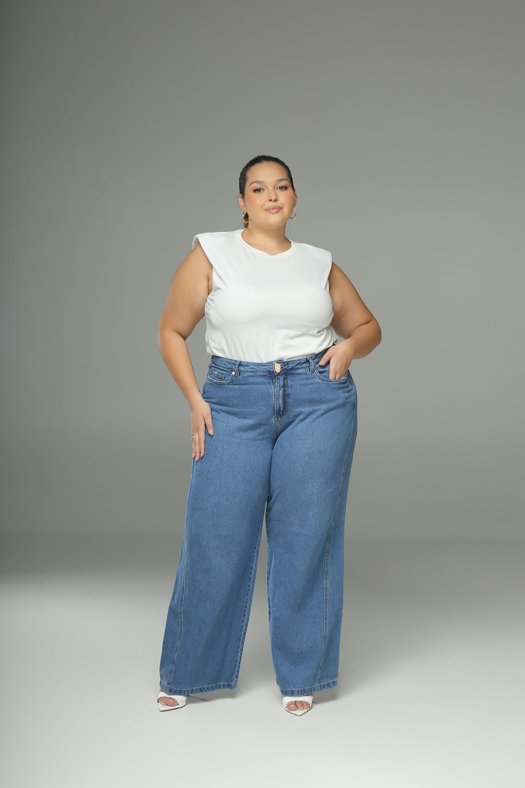 Calça Jeans Plus Size Wide Leg Cintura Alta Azul Claro