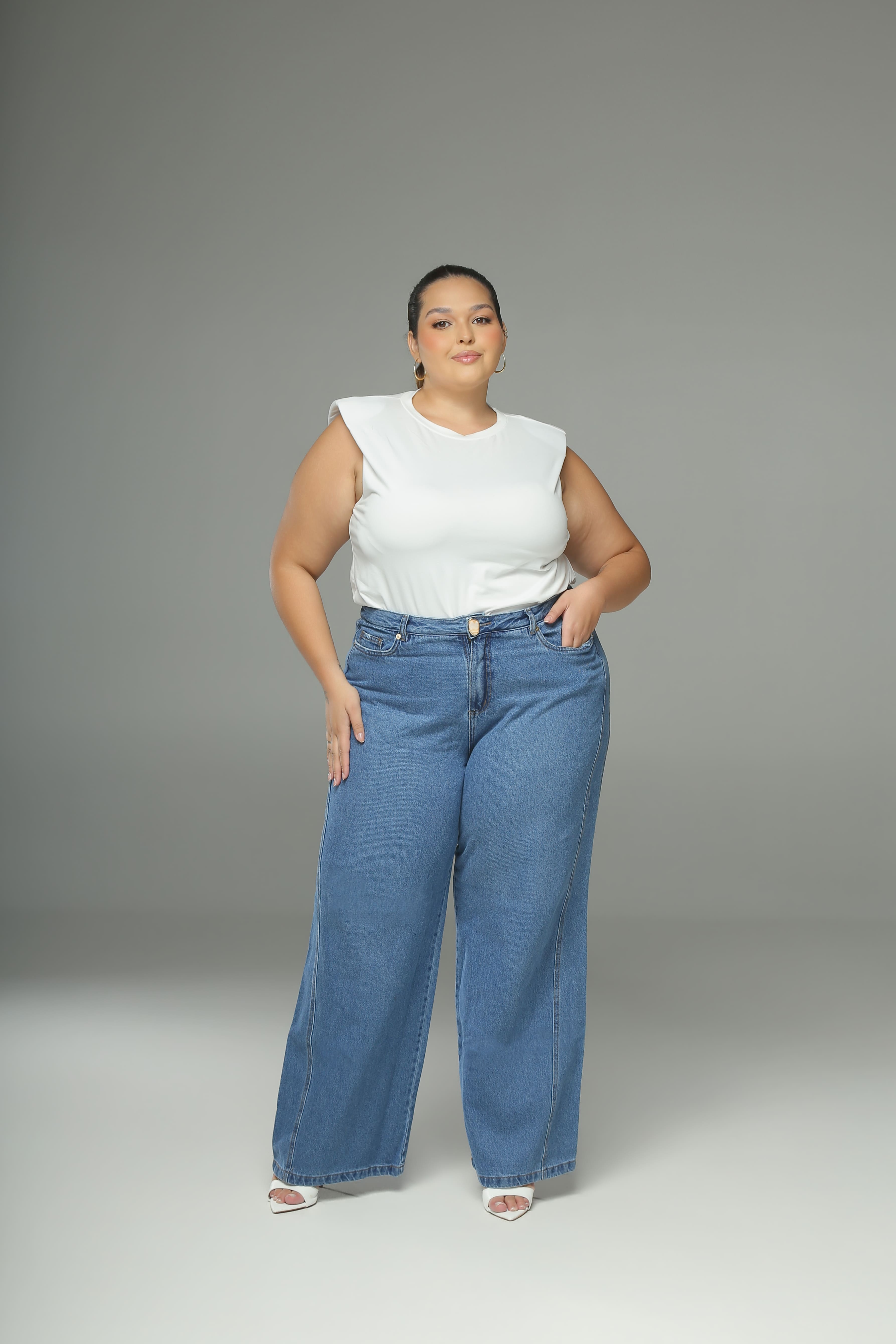 Calça Jeans Plus Size Wide Leg Cintura Alta Azul Claro