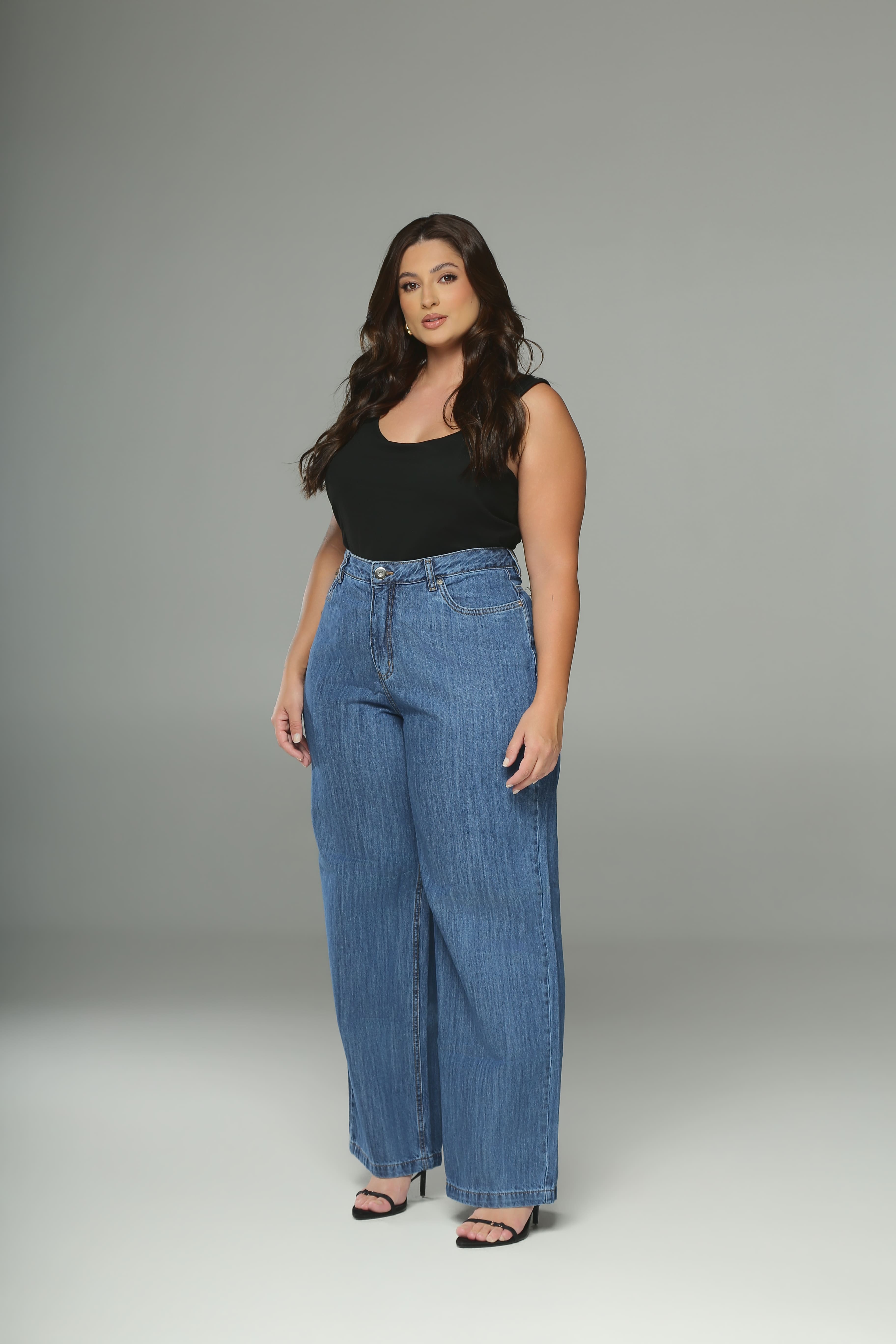 Calça Jeans Plus Size Reta Cintura Alta Azul Médio
