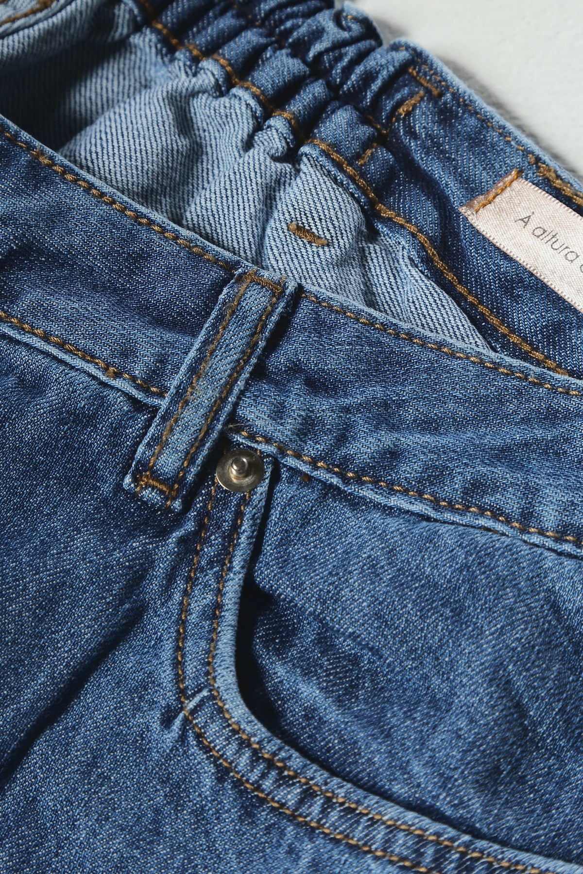 Calça Jeans Plus Size Reta Cintura Alta Azul Médio