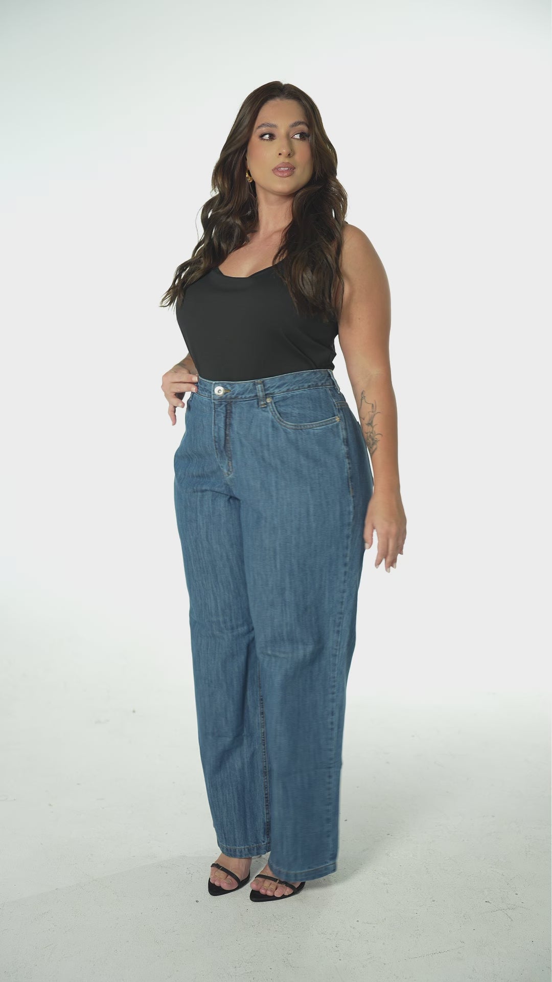 Calça Jeans Plus Size Reta Cintura Alta Azul Médio