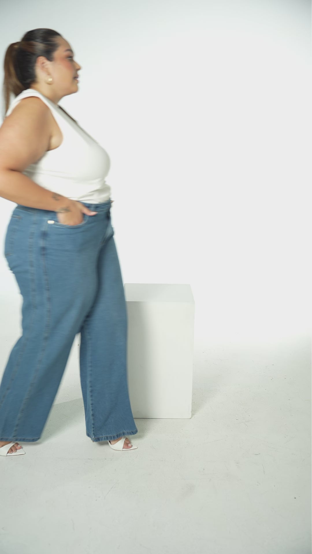 Calça Jeans Plus Size Wide Leg Cintura Alta Azul Claro