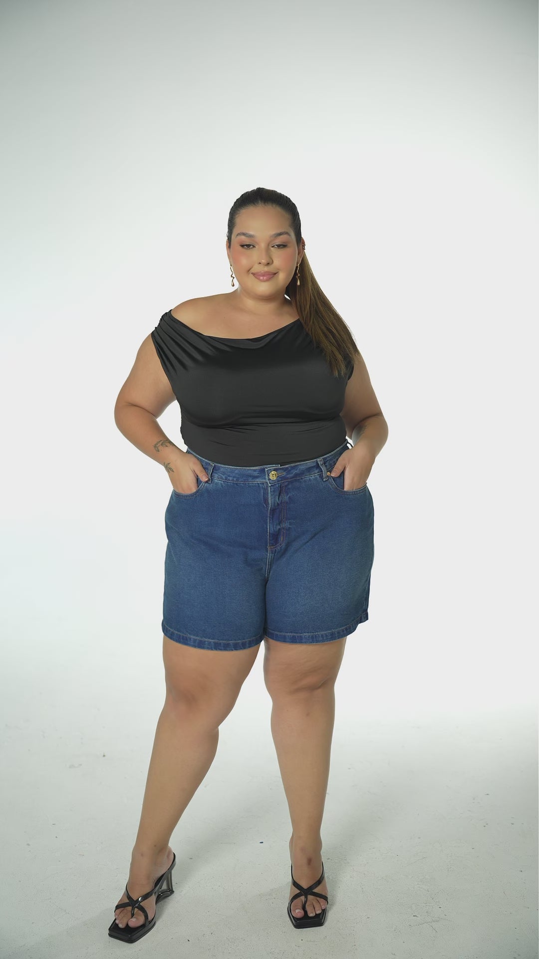 Bermuda Jeans Plus Size Cintura Média Reta Azul